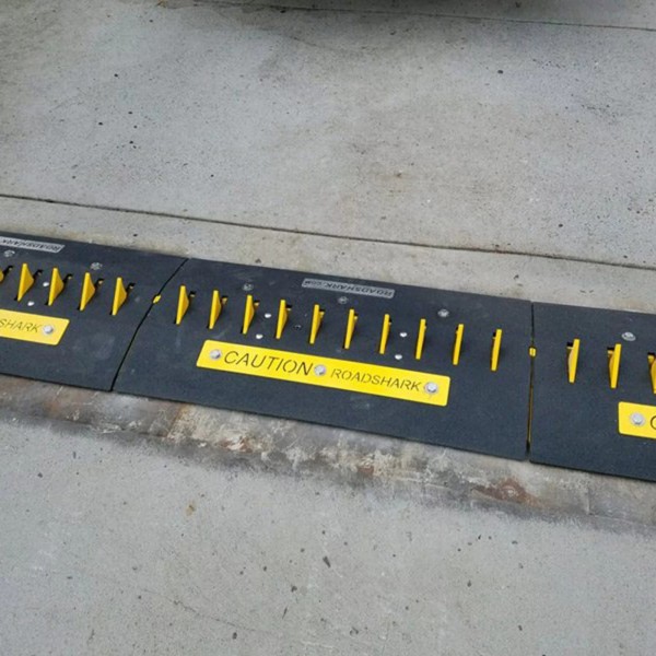 Roadshark Surface Mount Electric 48" One-Way Traffic Spike (Yellow) -  SMEH-48