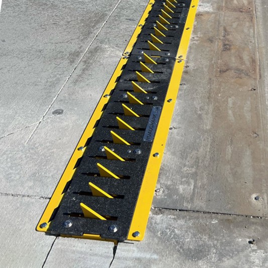 Roadshark Low-Profile Motorized One-Way Traffic Spike System, and 8" Master Controller, 4' (48") of Traffic Spikes, and Wide Cover Plate